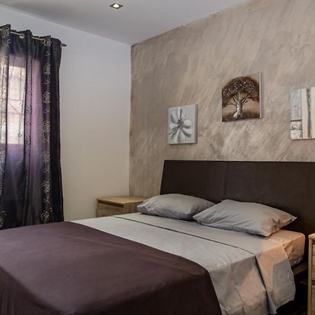 Апартаменты Dolmen Court Flat 10, Qawra Сент-Полс-Бей Экстерьер фото